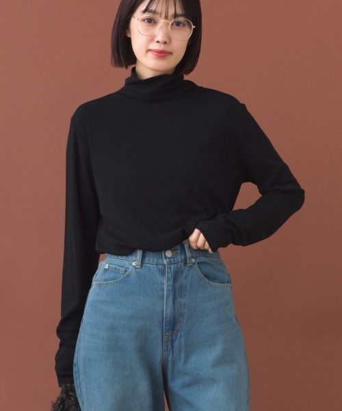 OMNES(オムネス)の「テレコタートルネック ロングスリーブ トップス(Tシャツ/カットソー・レディース・ホワイト/ブラック/ブルー/イエロー・FREE)」の1枚目の写真