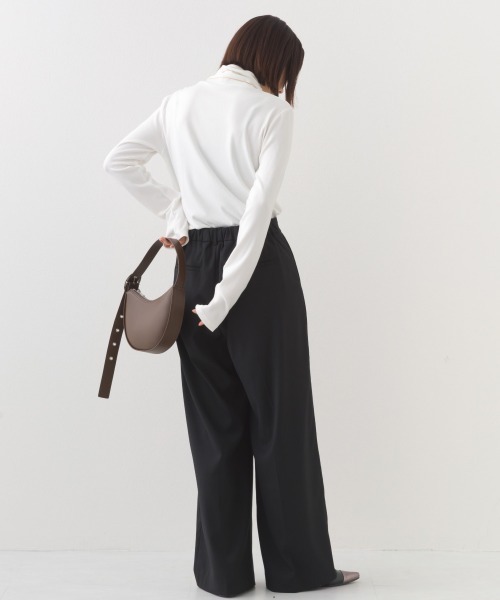 OMNES(オムネス)の「テレコタートルネック ロングスリーブ トップス(Tシャツ/カットソー・レディース・ホワイト/ブラック/ブルー/イエロー・FREE)」の20枚目の写真