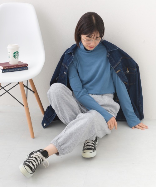 OMNES(オムネス)の「テレコタートルネック ロングスリーブ トップス(Tシャツ/カットソー・レディース・ホワイト/ブラック/ブルー/イエロー・FREE)」の5枚目の写真