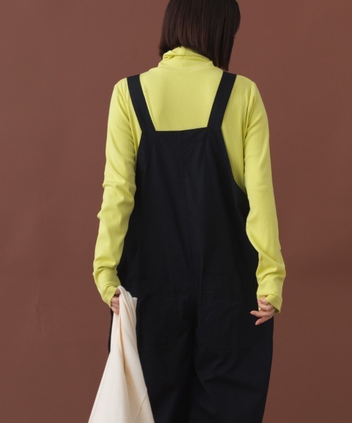 OMNES(オムネス)の「テレコタートルネック ロングスリーブ トップス(Tシャツ/カットソー・レディース・ホワイト/ブラック/ブルー/イエロー・FREE)」の8枚目の写真