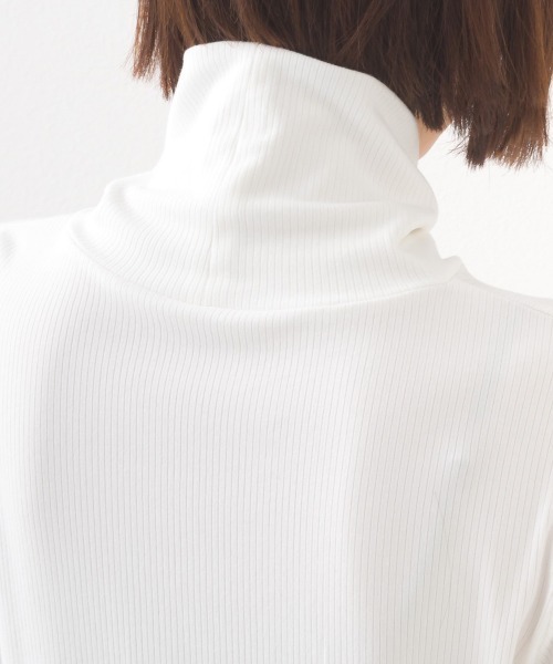 OMNES(オムネス)の「テレコタートルネック ロングスリーブ トップス(Tシャツ/カットソー・レディース・ホワイト/ブラック/ブルー/イエロー・FREE)」の12枚目の写真