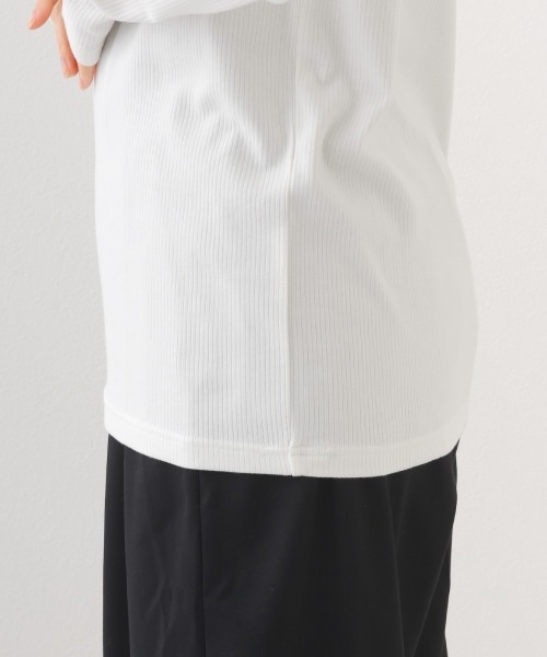 OMNES(オムネス)の「テレコタートルネック ロングスリーブ トップス(Tシャツ/カットソー・レディース・ホワイト/ブラック/ブルー/イエロー・FREE)」の14枚目の写真