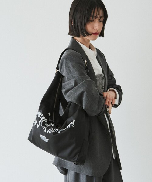 russet（ラシット）の「ステンシル風プリント ナイロン2WAYショルダーバッグ（ショルダーバッグ・レディース・ブラック/ブラック×ブルー/キナリ・FREE）」の19枚目の写真