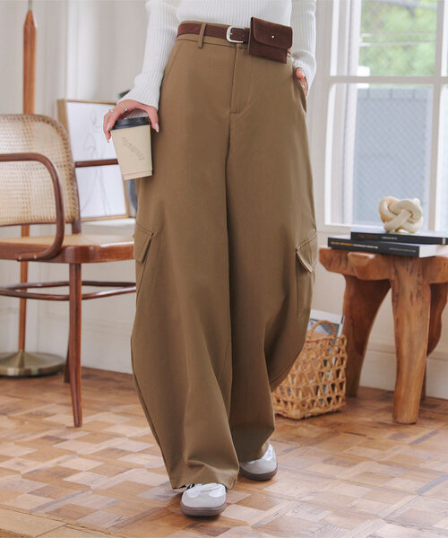 KOBE LETTUCE(コウベレタス)の「ミニポーチベルト付きカーゴカーブパンツ(カーゴパンツ・レディース・ブラック/ブラウン系/ネイビー・M)」の15枚目の写真