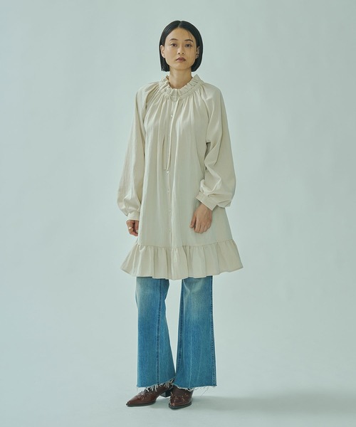 ROSE BUD(ローズバッド)の「FRILL DRESS(ワンピース・レディース・ブルー/オフホワイト・ONE SIZE)」の4枚目の写真