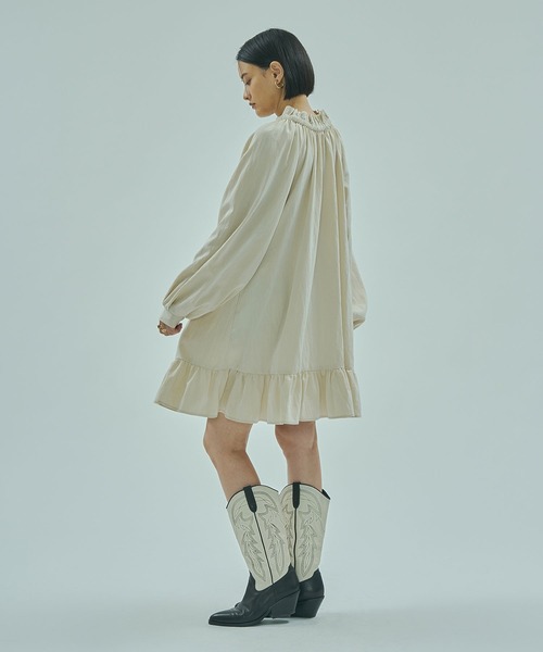 ROSE BUD(ローズバッド)の「FRILL DRESS(ワンピース・レディース・ブルー/オフホワイト・ONE SIZE)」の6枚目の写真