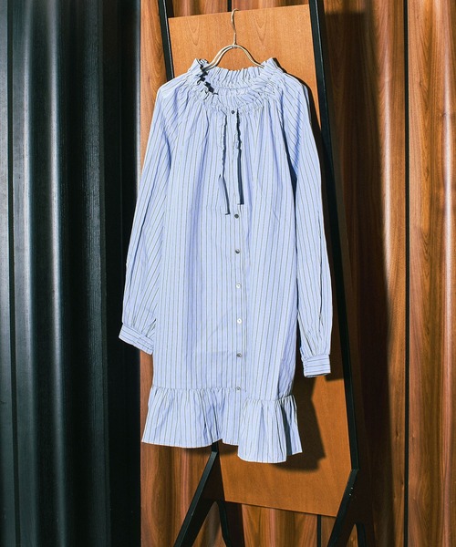 ROSE BUD(ローズバッド)の「FRILL DRESS(ワンピース・レディース・ブルー/オフホワイト・ONE SIZE)」の17枚目の写真