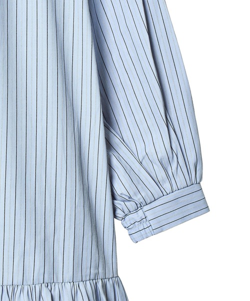 ROSE BUD(ローズバッド)の「FRILL DRESS(ワンピース・レディース・ブルー/オフホワイト・ONE SIZE)」の13枚目の写真