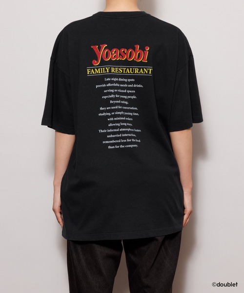 YOASOBI × doublet（ヨアソビ × ダブレット）の「NIGHT OUT T-SHIRT  FAMIRESU（Tシャツ/カットソー・レディース・ブラック・XL/L/M/S/XS）」の3枚目の写真