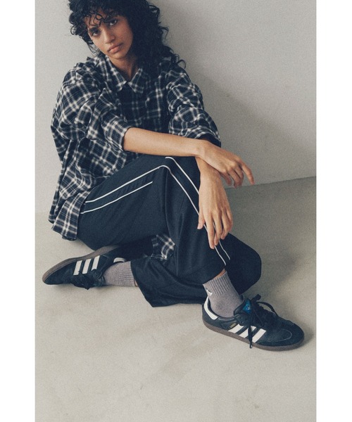 YOOU(ユー)の「ダブルウエストジャージパンツ/サイドラインデザイン × ワイドシルエット(スラックス・レディース・ブラック/ブラウン/ネイビー・S/M)」の12枚目の写真
