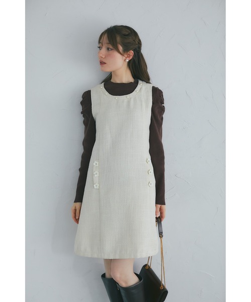 tocco closet（トッコ　クローゼット）の「【ZOZO限定】パールネック×フラワービジューフェイクポケットツイードジャンパースカート（ジャンパースカート・レディース・オフホワイト/ブラック・M）」の2枚目の写真