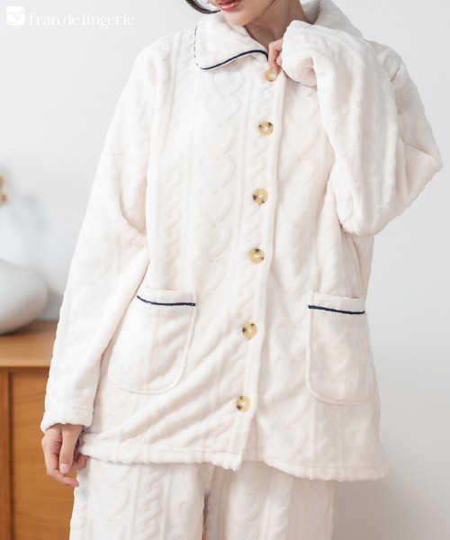 fran de lingerie（フランデランジェリー）の「もこもこ パジャマ 冬 ルームウェア レディース あったか モコモコ 前開き 着る毛布「メモリーフリース」全開上下セット（ルームウェア/パジャマ・レディース・ワイン系/オフホワイト/ネイビー/ブラウン系その他・M-L）」の2枚目の写真