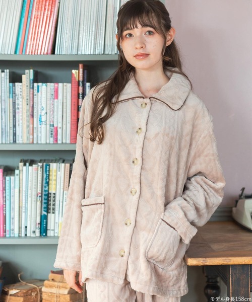 fran de lingerie（フランデランジェリー）の「もこもこ パジャマ 冬 ルームウェア レディース あったか モコモコ 前開き 着る毛布「メモリーフリース」全開上下セット（ルームウェア/パジャマ・レディース・ワイン系/オフホワイト/ネイビー/ブラウン系その他・M-L）」の7枚目の写真