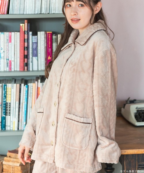 fran de lingerie（フランデランジェリー）の「もこもこ パジャマ 冬 ルームウェア レディース あったか モコモコ 前開き 着る毛布「メモリーフリース」全開上下セット（ルームウェア/パジャマ・レディース・ワイン系/オフホワイト/ネイビー/ブラウン系その他・M-L）」の8枚目の写真