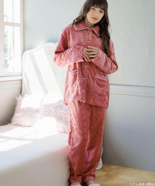 fran de lingerie（フランデランジェリー）の「もこもこ パジャマ 冬 ルームウェア レディース あったか モコモコ 前開き 着る毛布「メモリーフリース」全開上下セット（ルームウェア/パジャマ・レディース・ワイン系/オフホワイト/ネイビー/ブラウン系その他・M-L）」の12枚目の写真