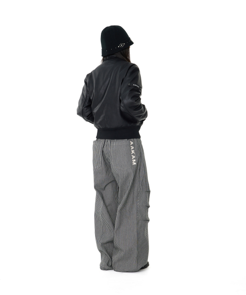 AAKAM(アーカム)の「Knee Pin-tuck Stripe Denim Pants (Black)(デニムパンツ・レディース・その他・1/2)」の9枚目の写真