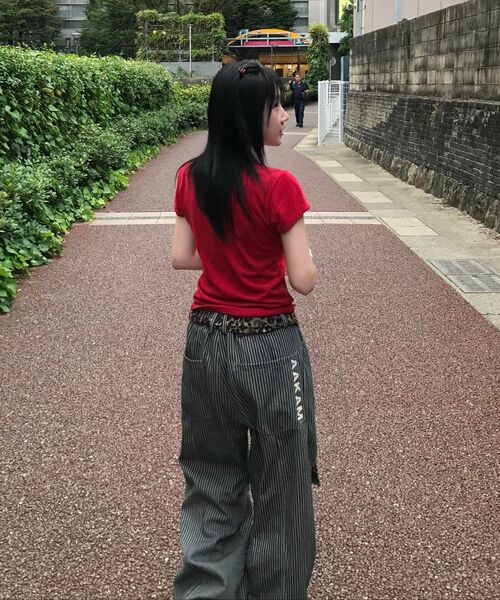 AAKAM(アーカム)の「Knee Pin-tuck Stripe Denim Pants (Black)(デニムパンツ・レディース・その他・1/2)」の17枚目の写真