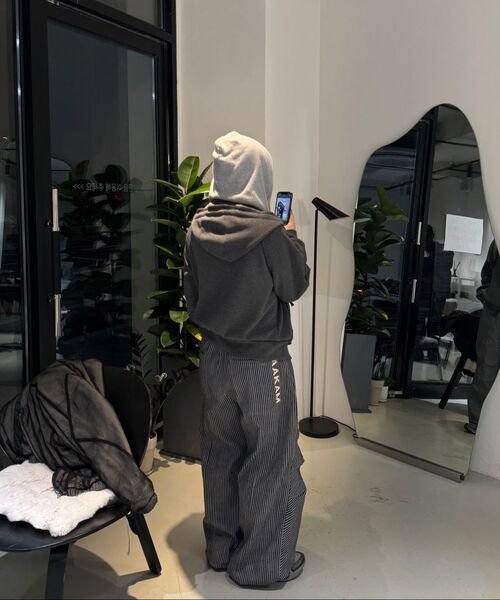 AAKAM(アーカム)の「Knee Pin-tuck Stripe Denim Pants (Black)(デニムパンツ・レディース・その他・1/2)」の21枚目の写真