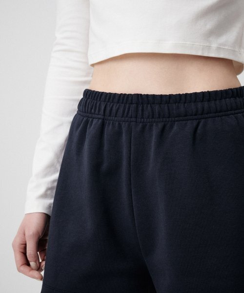 MUSINSA STANDARD WOMAN（ムシンサスタンダードウーマン）の「ウィメンズダブルニットスウェットショーツ[ネイビー]（その他パンツ・レディース・その他・SMALL/MEDIUM/X-SMALL）」の3枚目の写真