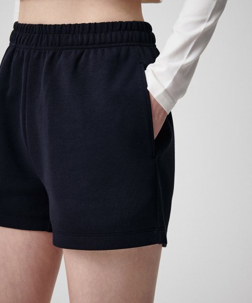 MUSINSA STANDARD WOMAN（ムシンサスタンダードウーマン）の「ウィメンズダブルニットスウェットショーツ[ネイビー]（その他パンツ・レディース・その他・SMALL/MEDIUM/X-SMALL）」の5枚目の写真