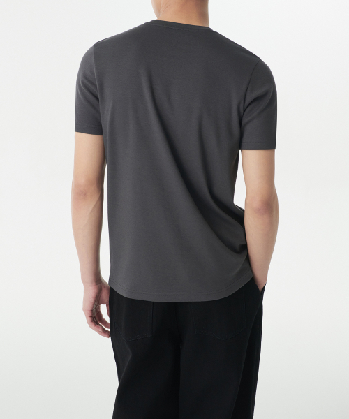 MUSINSA STANDARD（ムシンサスタンダード）の「マッスルフィットクルーネックモーダルTシャツ[ダークグレー]（Tシャツ/カットソー・メンズ・その他・MEDIUM/LARGE/X-LARGE/XX-LARGE/XXX-LARGE/SMALL）」の3枚目の写真