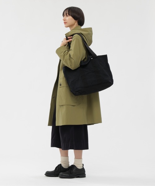 MHL.（エムエイチエル）の「TEMBEA COTTON CANVAS（トートバッグ・レディース・ブラック/オリーブ・FREE）」の5枚目の写真