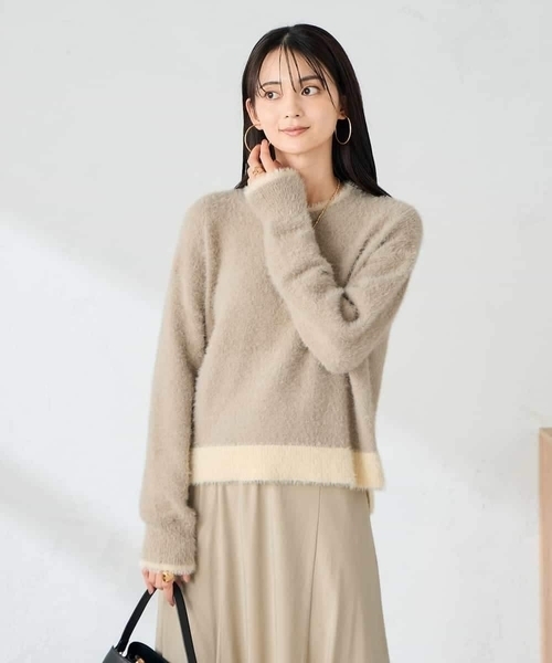 a.v.v(アーヴェヴェ)の「フェザーヤーンバイカラーニット(ニット/セーター・レディース・ライトピンク/グレー系その他/グレー・38/40)」の2枚目の写真