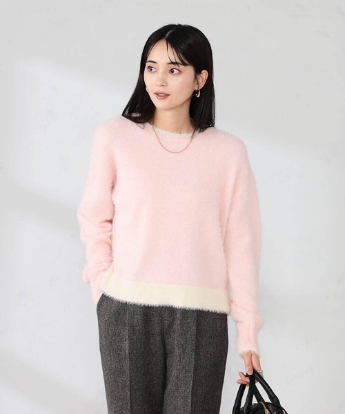 a.v.v(アーヴェヴェ)の「フェザーヤーンバイカラーニット(ニット/セーター・レディース・ライトピンク/グレー系その他/グレー・38/40)」の3枚目の写真