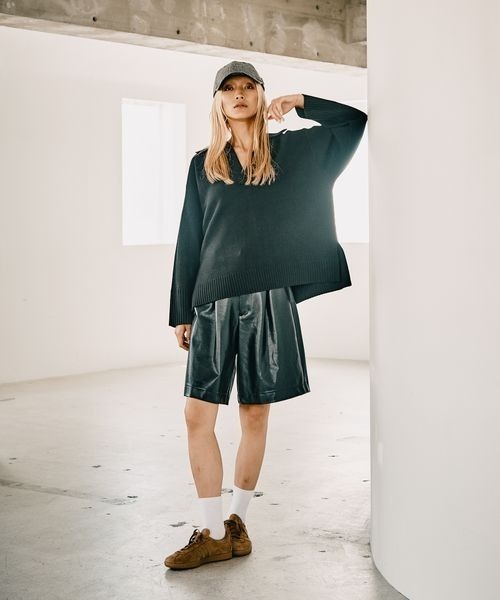 HEREIAM（ヘレイアム）の「【HEREIAM】やみつきになる肌触り/ファインタッチスキッパーニット（ニット/セーター・レディース・アイボリー/ブラック/ダークブラウン・FREE）」の6枚目の写真