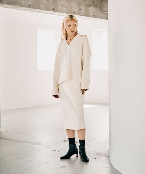 HEREIAM（ヘレイアム）の「【HEREIAM】やみつきになる肌触り/ファインタッチスキッパーニット（ニット/セーター・レディース・アイボリー/ブラック/ダークブラウン・FREE）」の17枚目の写真