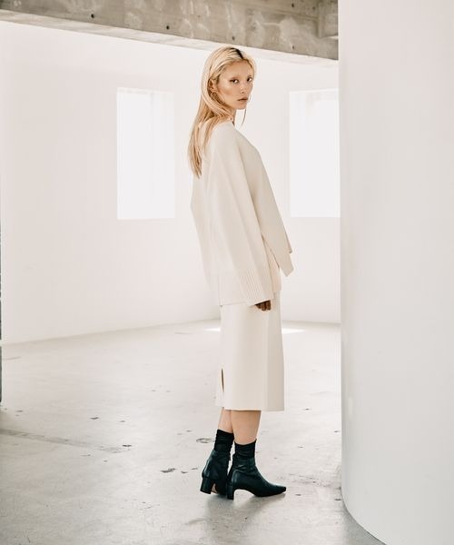 HEREIAM（ヘレイアム）の「【HEREIAM】やみつきになる肌触り/ファインタッチスキッパーニット（ニット/セーター・レディース・アイボリー/ブラック/ダークブラウン・FREE）」の18枚目の写真