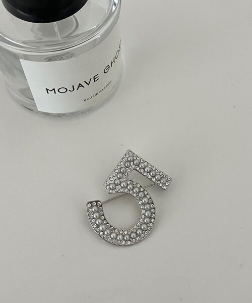 prose verse（プロズヴェール）の「【5】ブローチ（ブローチ/コサージュ・レディース・ゴールド/シルバー・FREE）」の2枚目の写真