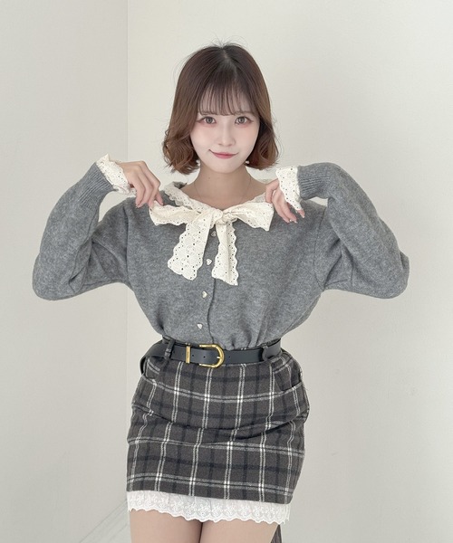 frunco(フランコ)の「ボウタイハートボタンニット(ニット/セーター・レディース・ホワイト/レッド/グレー/ブラック・FREE)」の3枚目の写真
