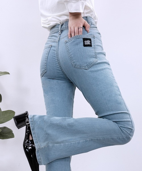 mellomela.(メロメラ)の「【脚長×美脚を叶える】フレアスキニーストレッチデニムパンツ(デニムパンツ・レディース・ネイビー/ライトブルー/ブルー系その他3・S/M/L/LL)」の16枚目の写真