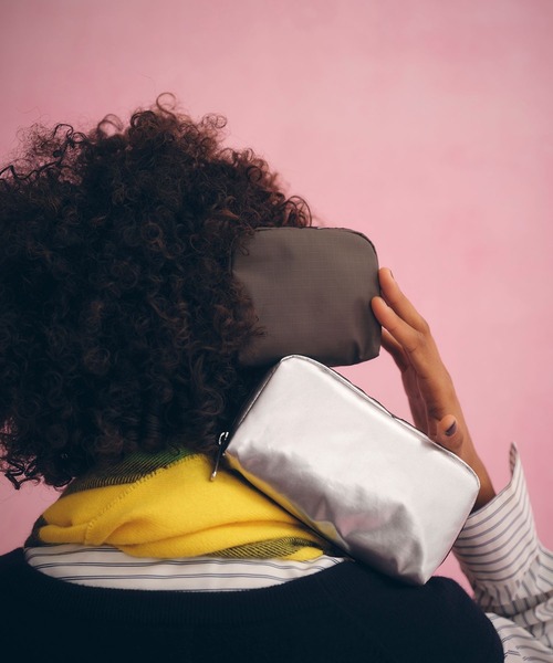 LeSportsac(レスポートサック)の「【LeSportsac for ADAM ET ROPE'】RECTANGULAR COSMETIC (SHINE/SOLID)(ポーチ・レディース・シルバー・FREE)」の2枚目の写真