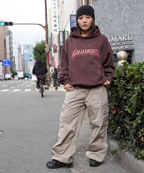 GUIDER（ガイダー）の「【GUIDER】スクリプト フーディー / Script Hoodie（パーカー・メンズ・ブラック/ネイビー/ライトグレー/ブラウン・FREE）」の18枚目の写真