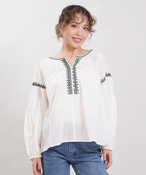 RIKKA FEMME（リッカファム）の「RIKKA FEMME/リッカファム 半袖 シャツ ブラウス 刺繍 キーネック RF6S-2601（シャツ/ブラウス・レディース・ホワイト/ブラック・FREE）」の3枚目の写真