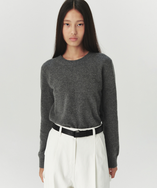 LEVAR(レバー)の「Essential Wool Round Knit - Charcoal(ニット/セーター・レディース・チャコールグレー・FREE)」の3枚目の写真