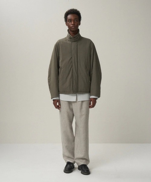 ATON(エイトン)の「【ATON/エイトン】MAT AIRLY NYLON WOOL PADDED HARRINGTON JACKET(ブルゾン・メンズ・カーキ/ブラック・4/6)」の4枚目の写真