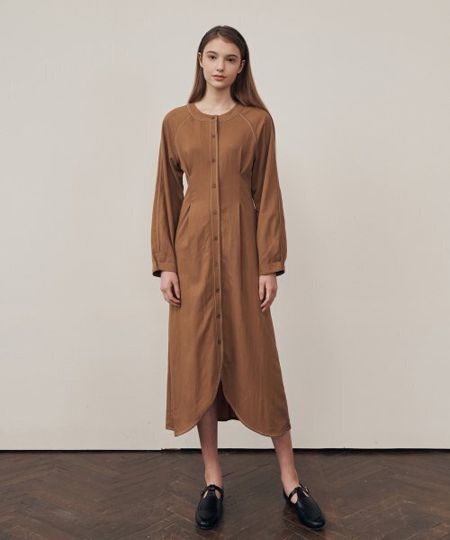ADAUL(アダウル)の「ステッチラウンドワンピース - ブラウン(ワンピース・レディース・その他・MEDIUM/SMALL/LARGE)」の1枚目の写真