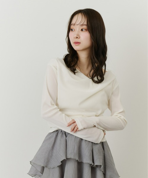 Olu.(オルドット)の「シアーベロアドレープトップス(Tシャツ/カットソー・レディース・チャコールグレー/アイボリー・FREE)」の9枚目の写真