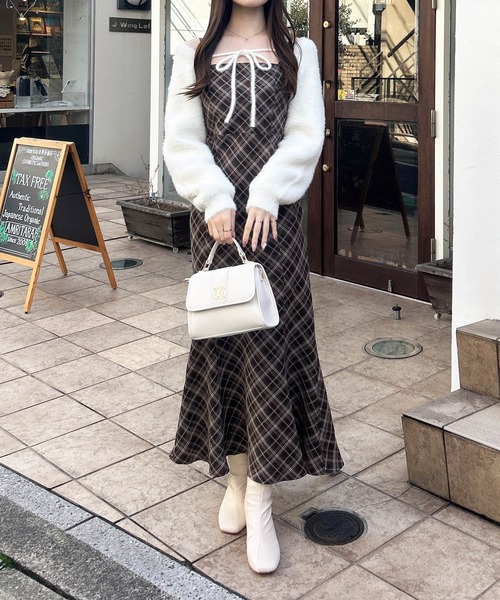 INGNI（イング）の「【WEB限定】シャギーニットボレロ＋マーメイドワンピースセット（ワンピース・レディース・ホワイト系その他4/ブラック系9・M）」の5枚目の写真