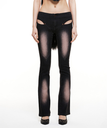 BADEE（ベディー）の「Cut-Out Flared Pants Brown/Black（デニムパンツ）」