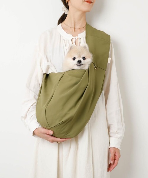 moncheri(モンシェリ)の「シンプルワイドスリング【軽量・長さ調整可能・飛び出し防止リード付】(ペット用キャリーケース・レディース・ベージュ/ブラウン/カーキ・S/M/L)」の4枚目の写真