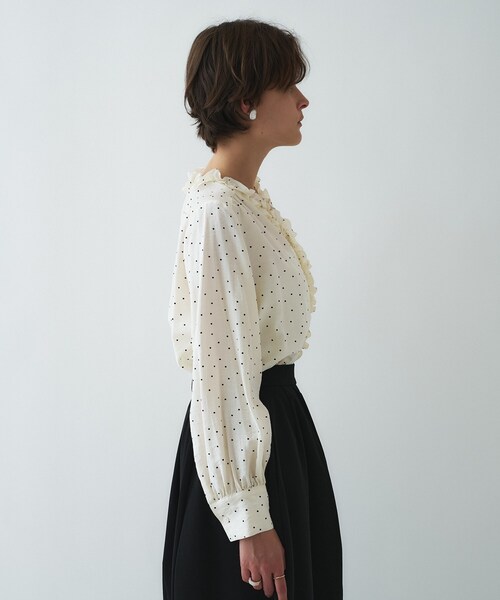 cloenc（クロエンス）の「【着映え／手洗い可】フロントフリルブラウス（シャツ/ブラウス・レディース・ライトベージュ/サックスブルー/ホワイト系3・02）」の21枚目の写真