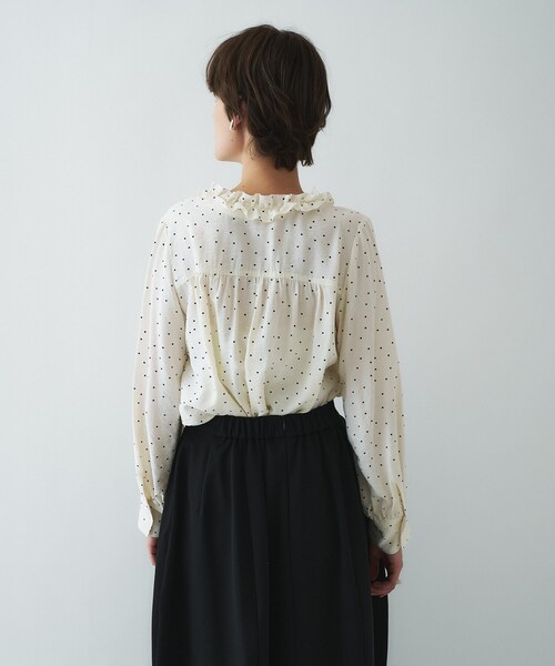 cloenc（クロエンス）の「【着映え／手洗い可】フロントフリルブラウス（シャツ/ブラウス・レディース・ライトベージュ/サックスブルー/ホワイト系3・02）」の20枚目の写真