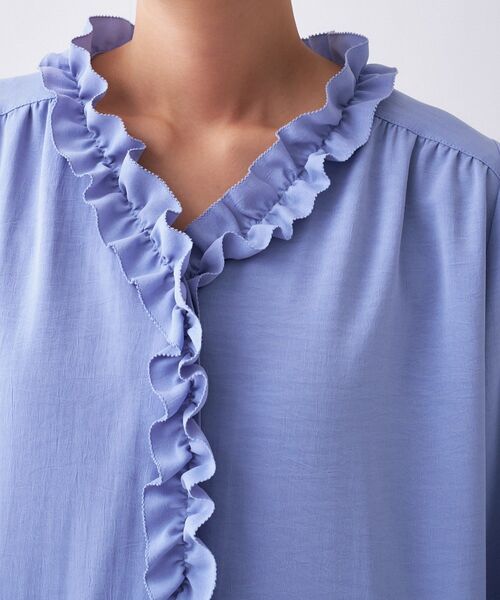 cloenc（クロエンス）の「【着映え／手洗い可】フロントフリルブラウス（シャツ/ブラウス・レディース・ライトベージュ/サックスブルー/ホワイト系3・02）」の13枚目の写真