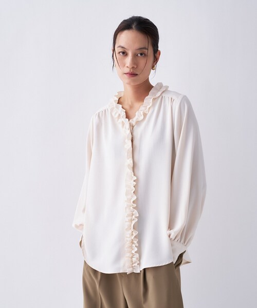 cloenc（クロエンス）の「【着映え／手洗い可】フロントフリルブラウス（シャツ/ブラウス・レディース・ライトベージュ/サックスブルー/ホワイト系3・02）」の9枚目の写真