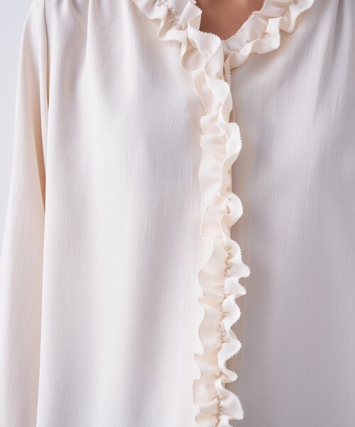 cloenc（クロエンス）の「【着映え／手洗い可】フロントフリルブラウス（シャツ/ブラウス・レディース・ライトベージュ/サックスブルー/ホワイト系3・02）」の6枚目の写真