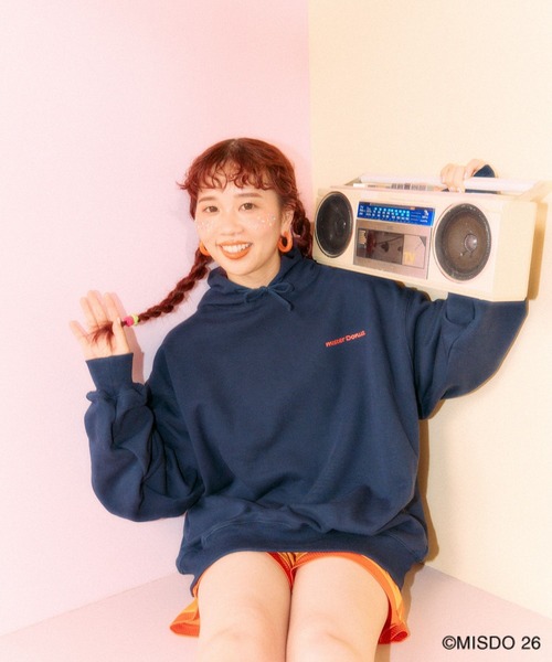 LEPSIM(レプシィム)の「【Mister Donut】フォトプリントパーカー 627324(パーカー・レディース・グレー/ネイビー・FREE)」の14枚目の写真